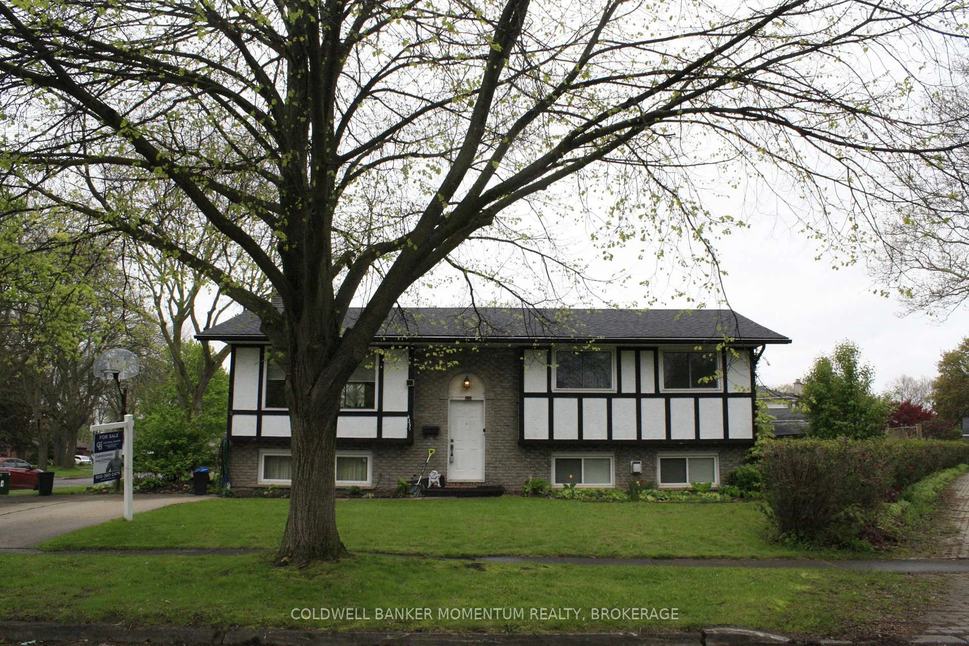 Front of 4351 Briarwood Avenue