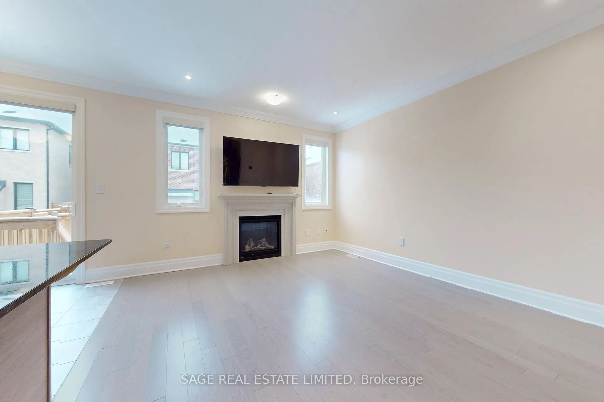 Photo 5 of 1826 Thames Circle, Milton, Bowes — HOMEH