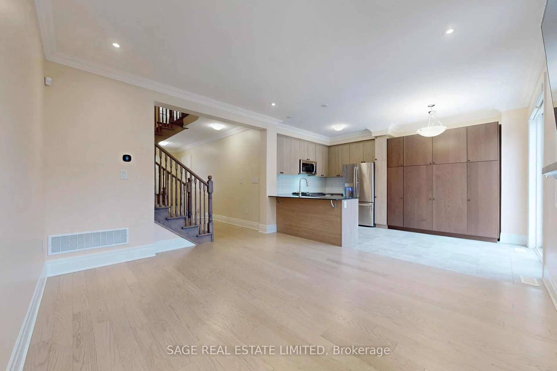 Photo 6 of 1826 Thames Circle, Milton, Bowes — HOMEH