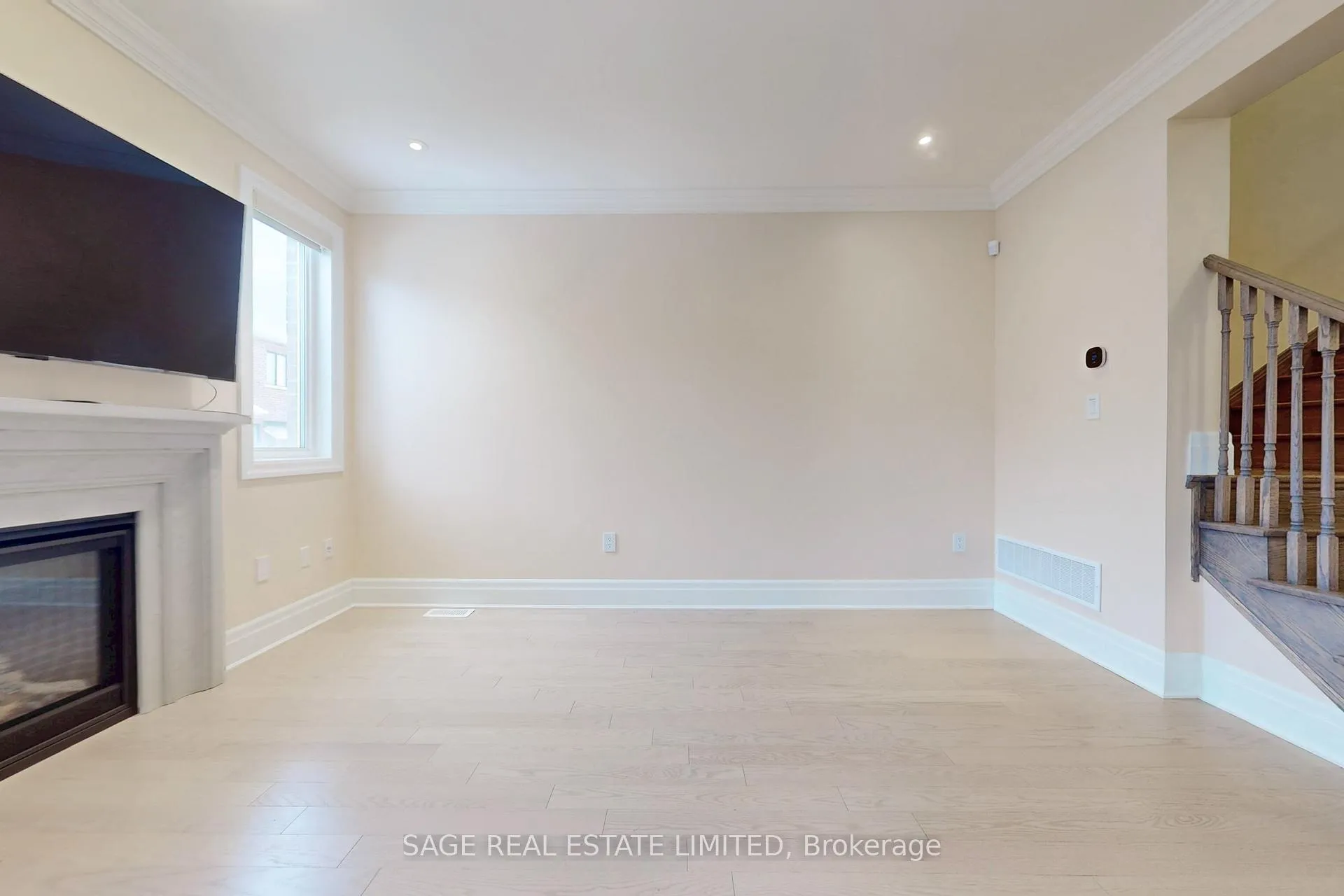 Photo 7 of 1826 Thames Circle, Milton, Bowes — HOMEH