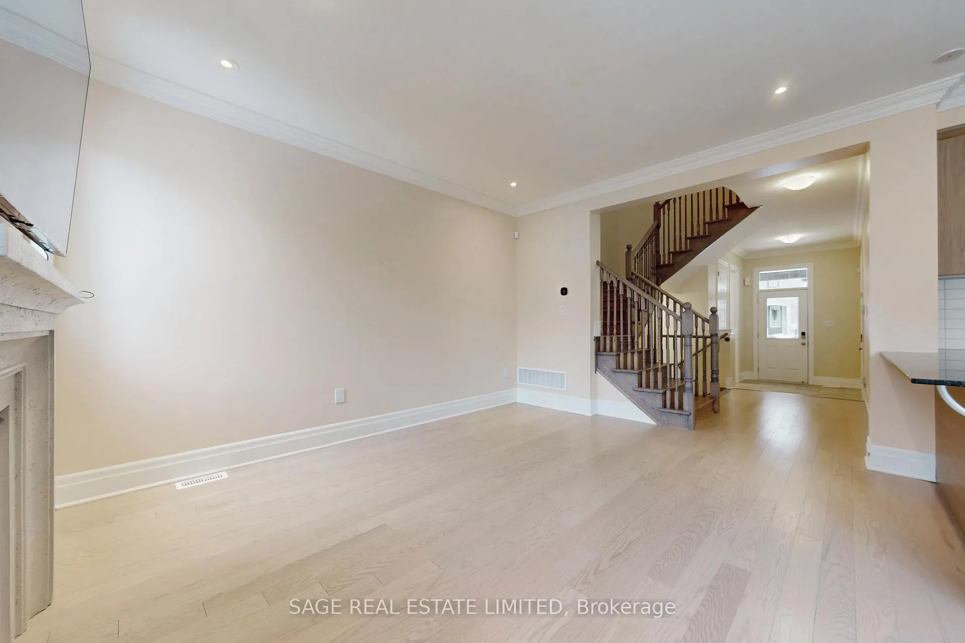 Photo 8 of 1826 Thames Circle, Milton, Bowes — HOMEH