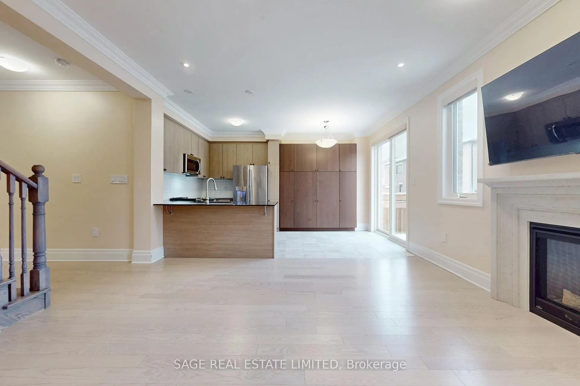 Photo 9 of 1826 Thames Circle, Milton, Bowes — HOMEH