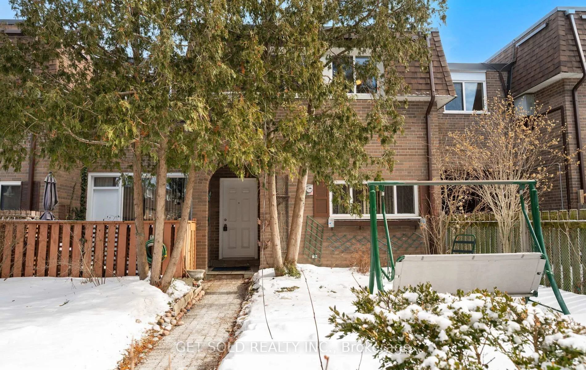 Front of Unit 827, 20 Tandridge Crescent