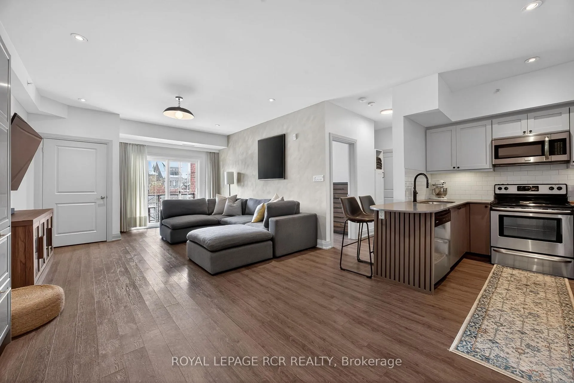Photo 3 of Unit 105, 5 Greenwich Street, Barrie, Ardagh — HOMEH