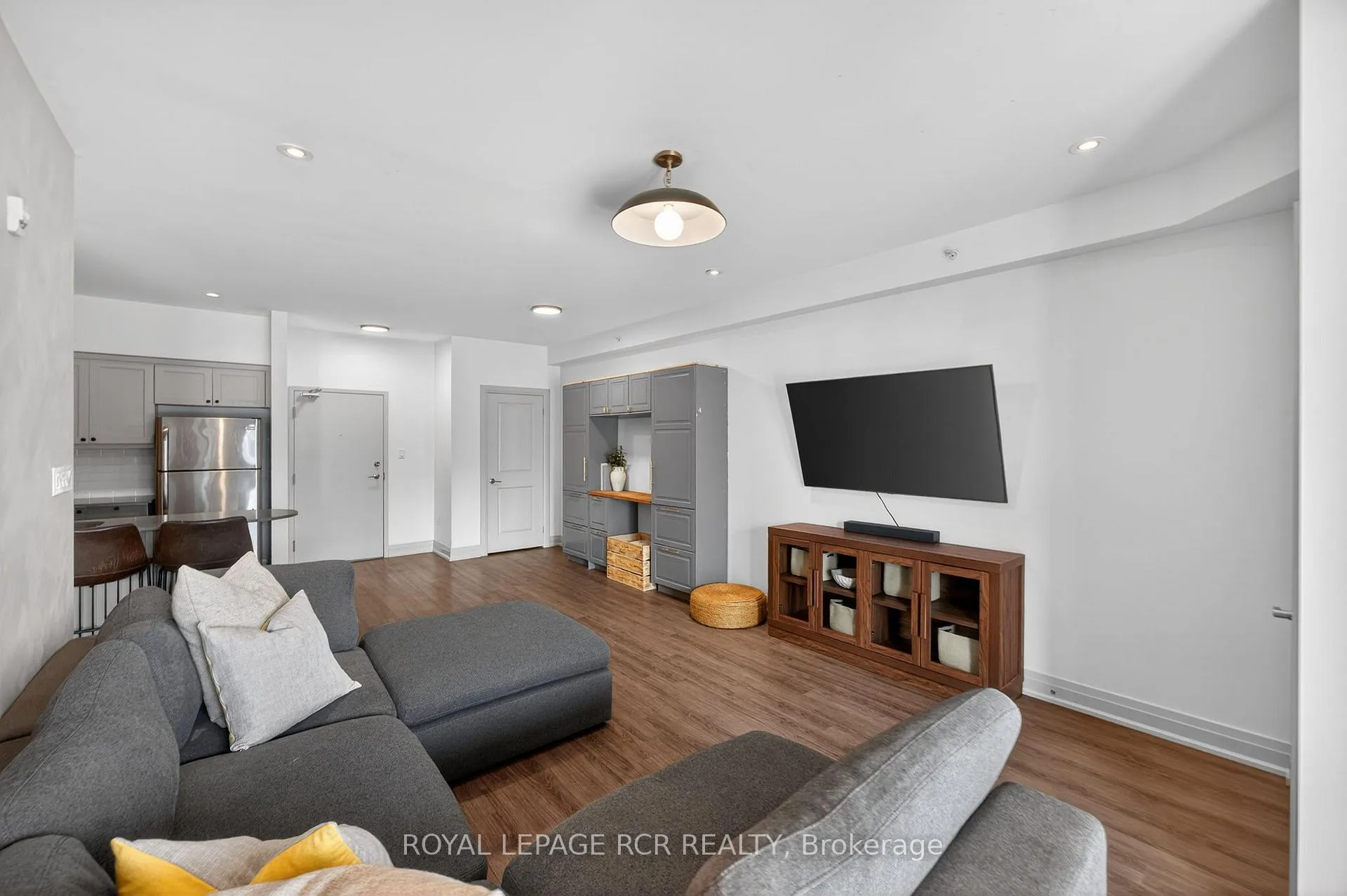 Photo 11 of Unit 105, 5 Greenwich Street, Barrie, Ardagh — HOMEH