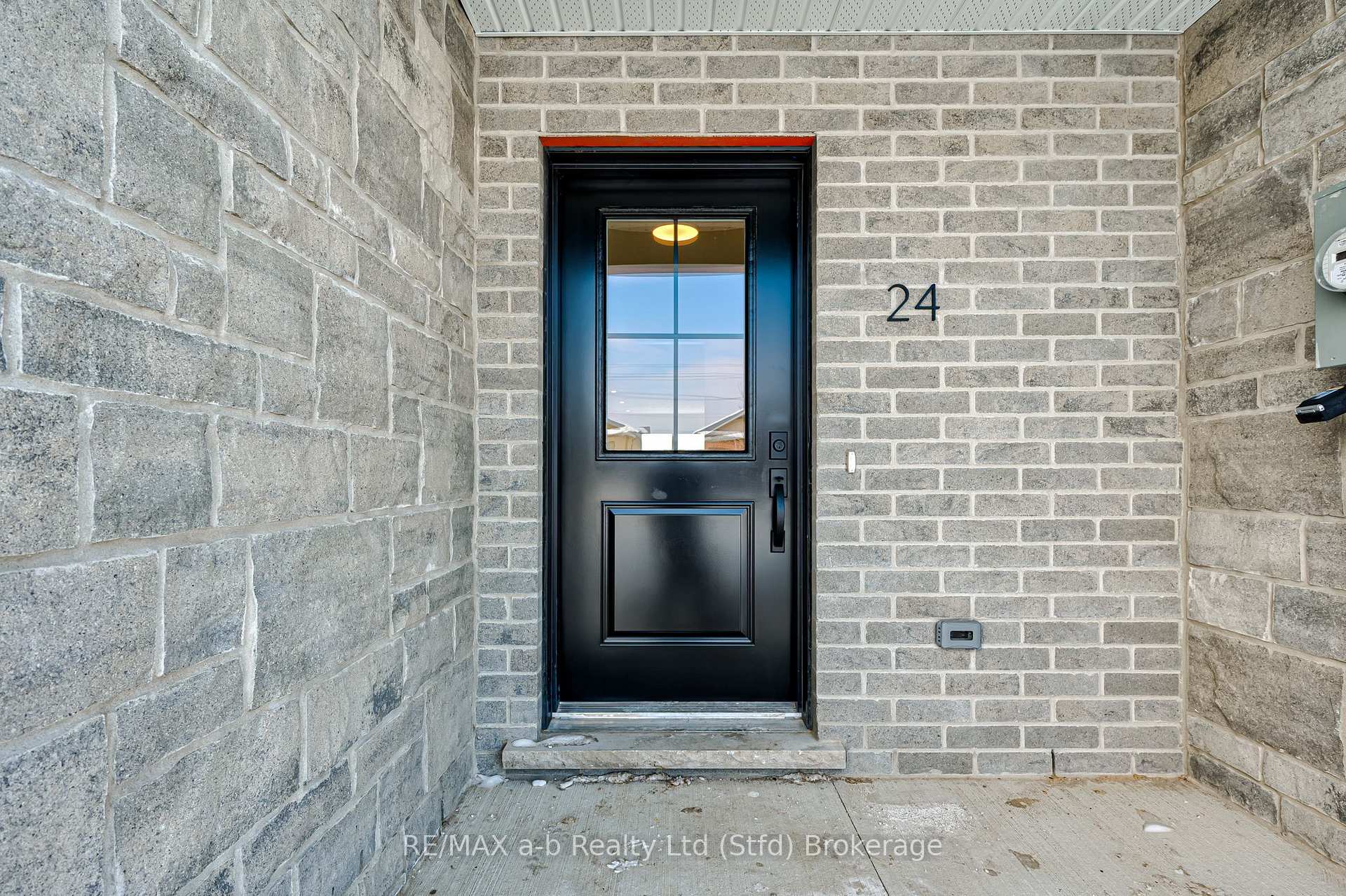 Photo 3 of 16 Linda Drive, Huron East, Seaforth — HOMEH
