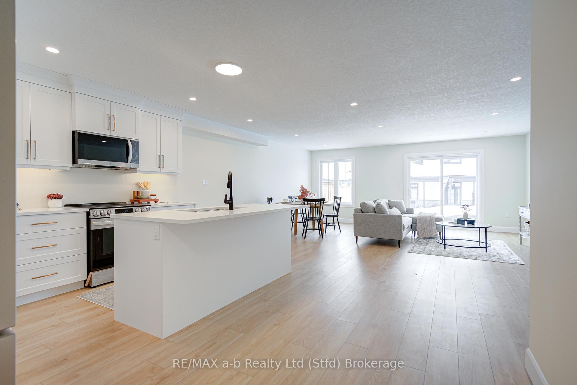 Photo 6 of 16 Linda Drive, Huron East, Seaforth — HOMEH