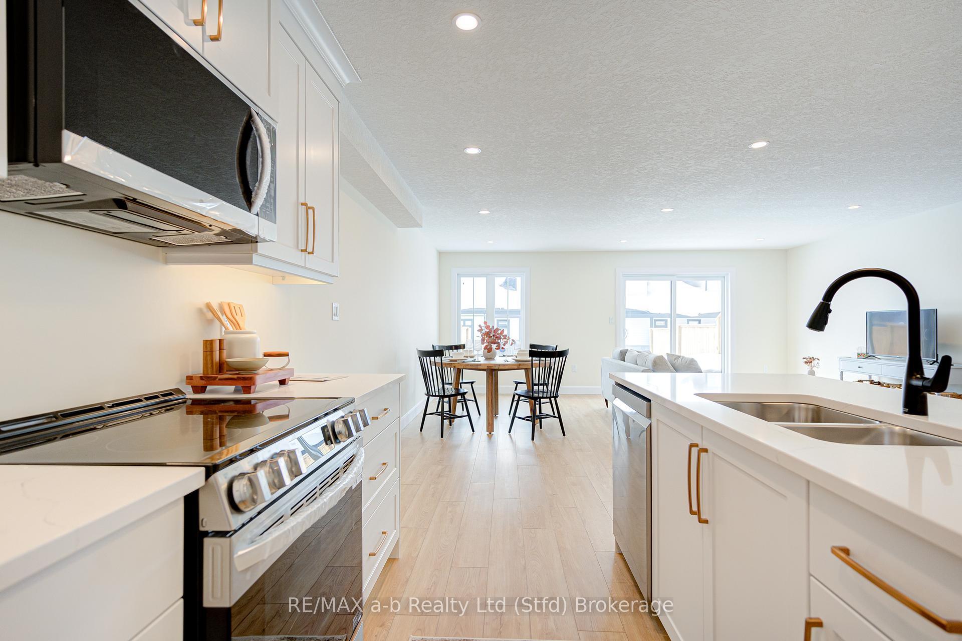 Photo 14 of 16 Linda Drive, Huron East, Seaforth — HOMEH