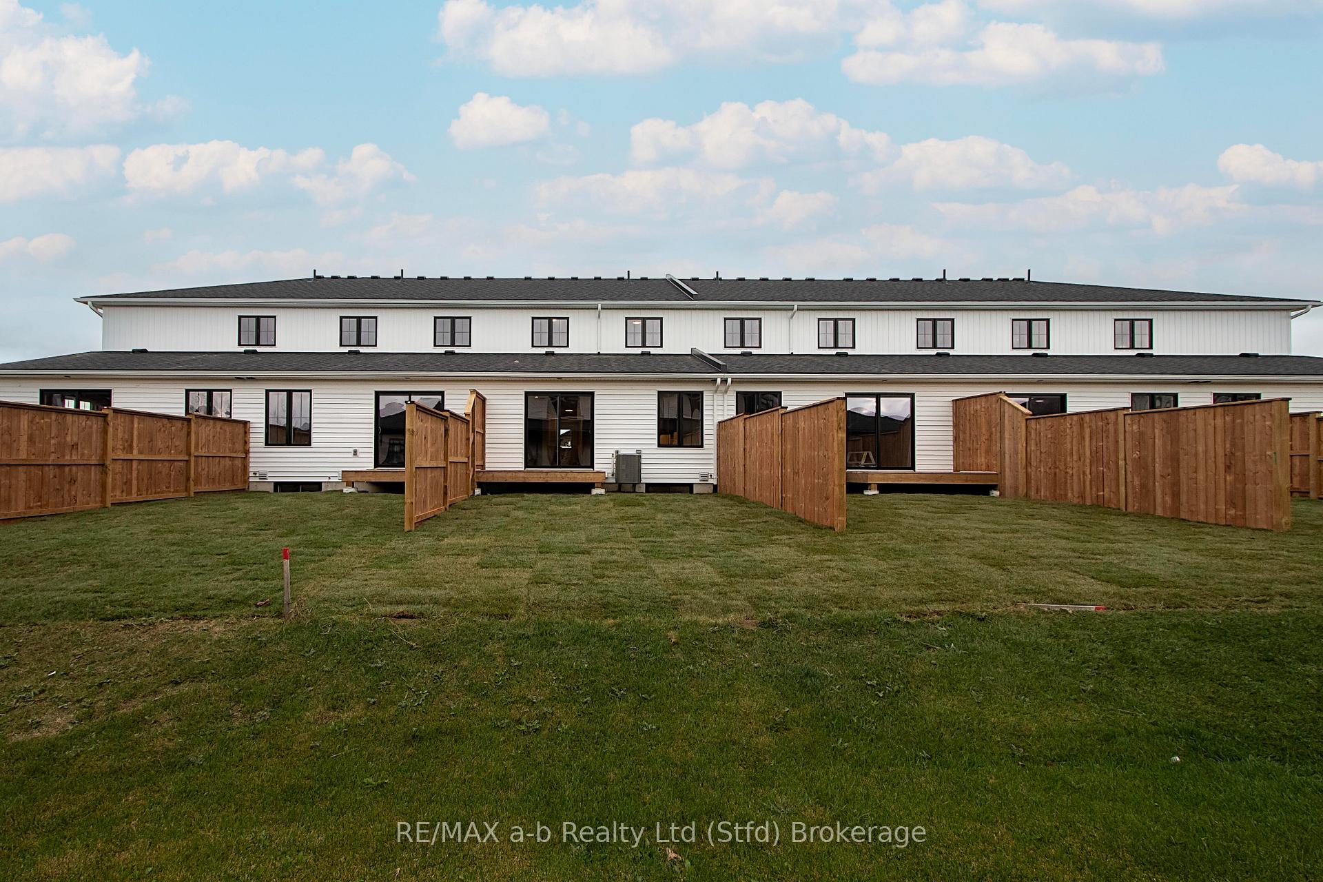 Photo 30 of 16 Linda Drive, Huron East, Seaforth — HOMEH