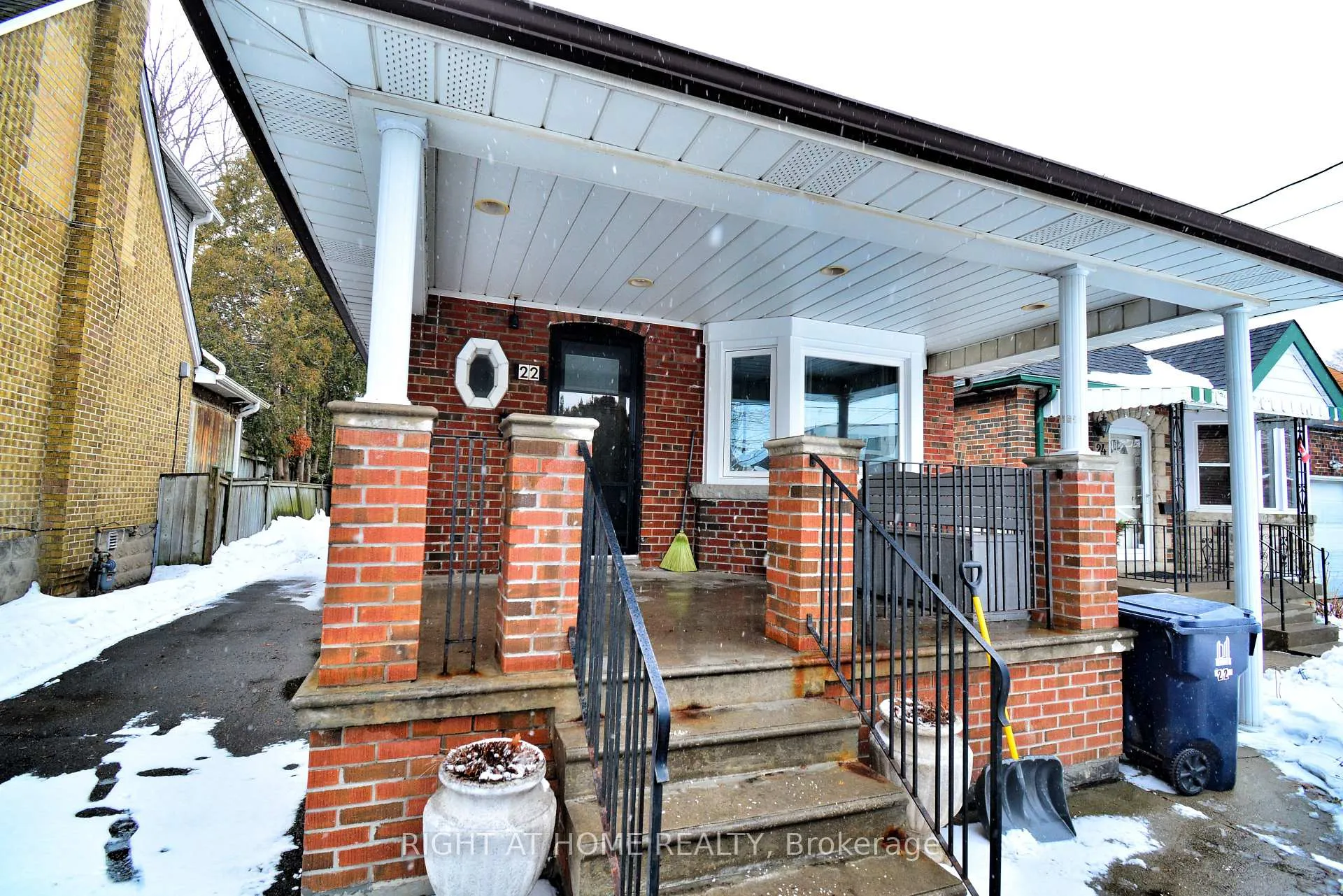 Photo 1 of 22 Landour Avenue, Toronto, Keelesdale-Eglinton West — HOMEH