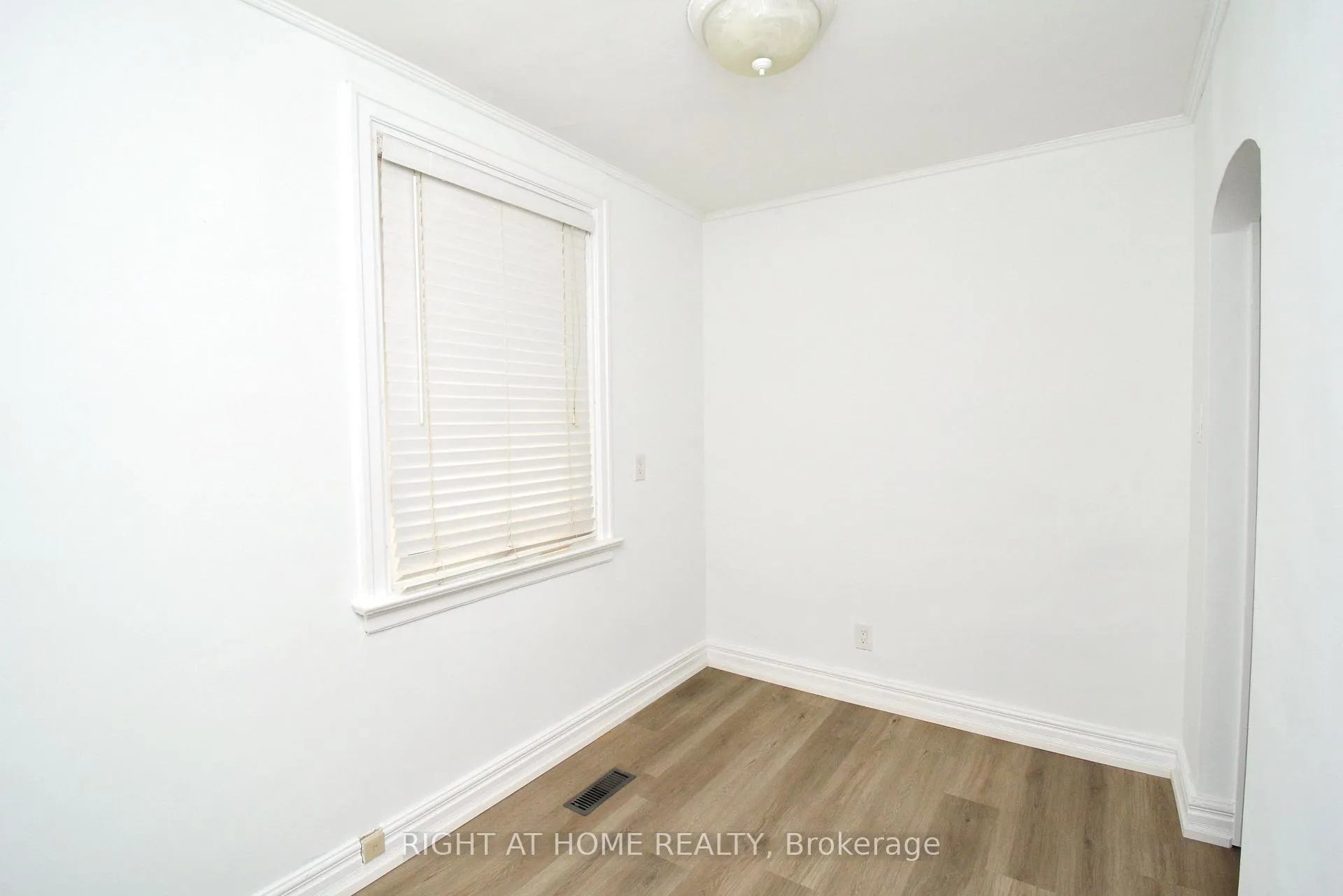 Photo 6 of 22 Landour Avenue, Toronto, Keelesdale-Eglinton West — HOMEH