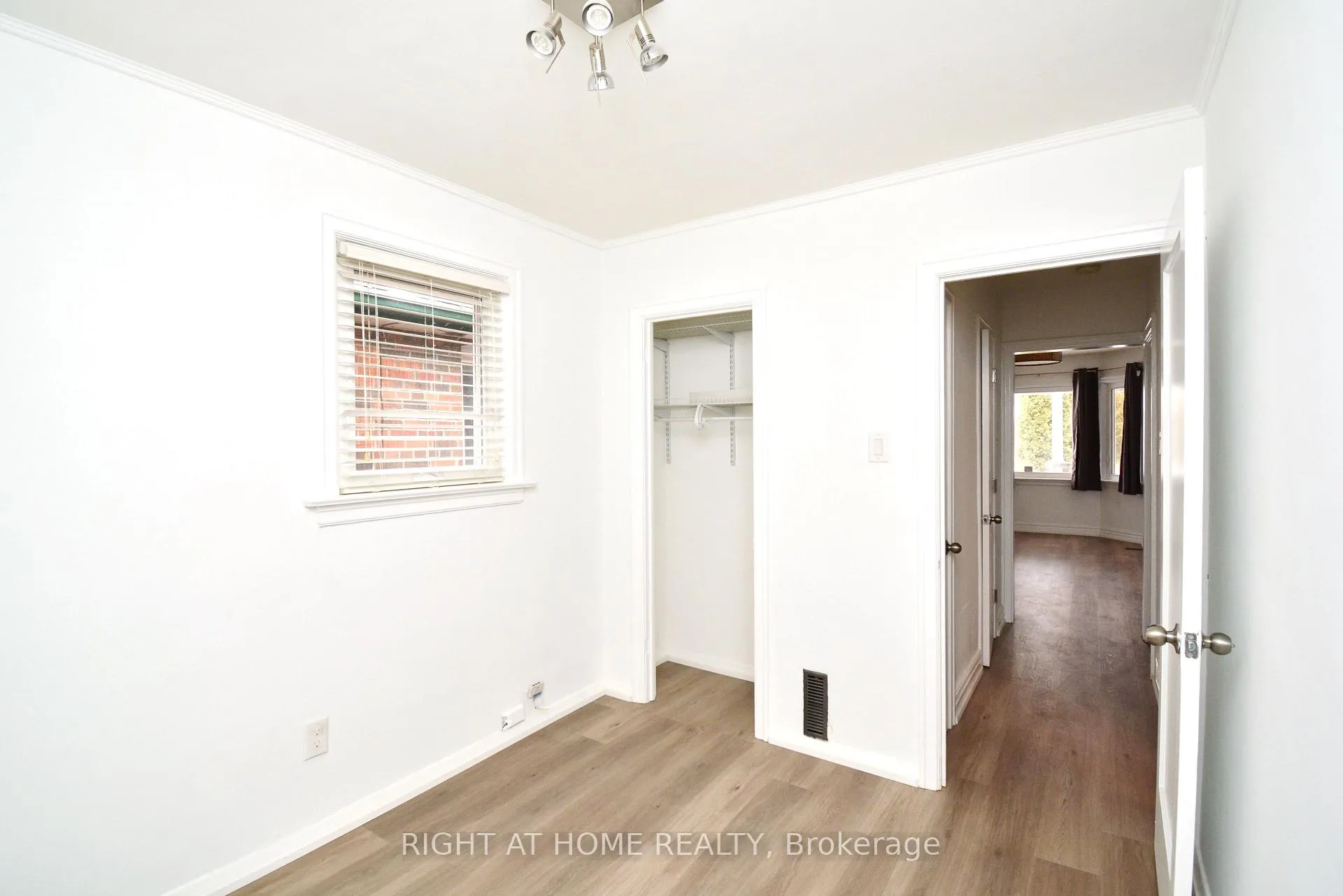 Photo 8 of 22 Landour Avenue, Toronto, Keelesdale-Eglinton West — HOMEH