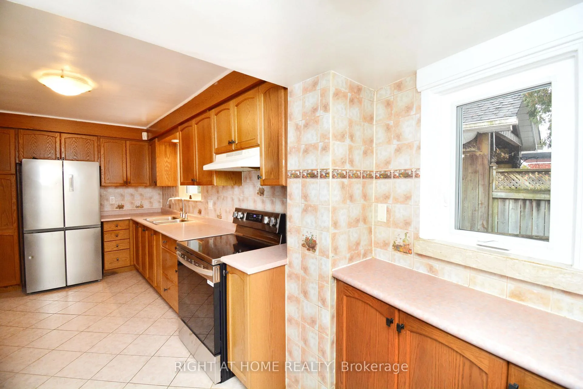Photo 11 of 22 Landour Avenue, Toronto, Keelesdale-Eglinton West — HOMEH