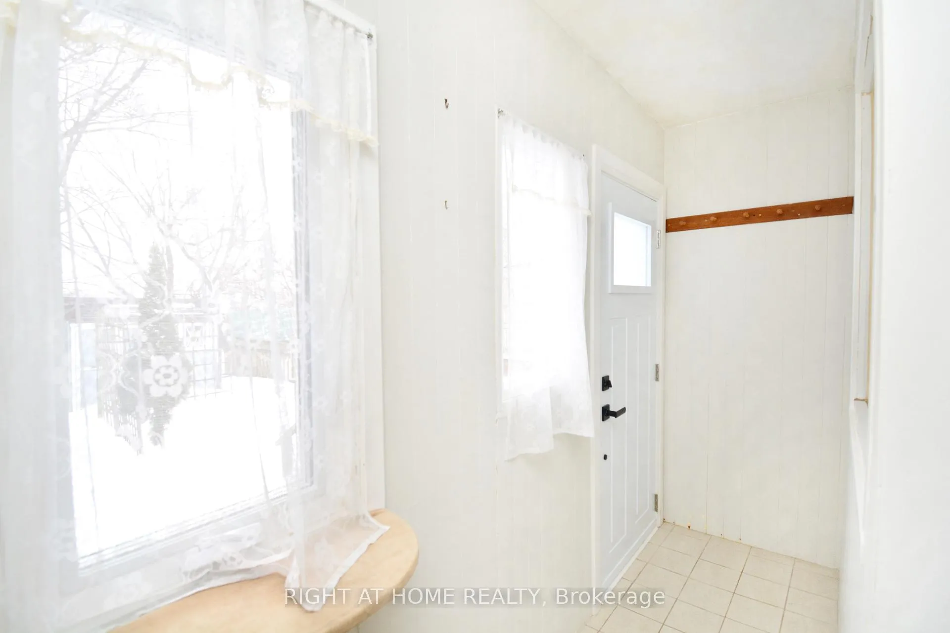 Photo 15 of 22 Landour Avenue, Toronto, Keelesdale-Eglinton West — HOMEH