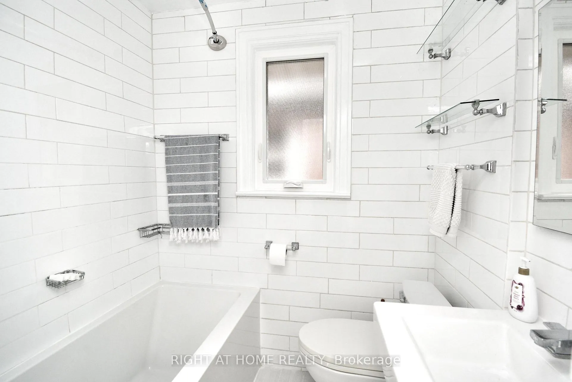 Photo 16 of 22 Landour Avenue, Toronto, Keelesdale-Eglinton West — HOMEH