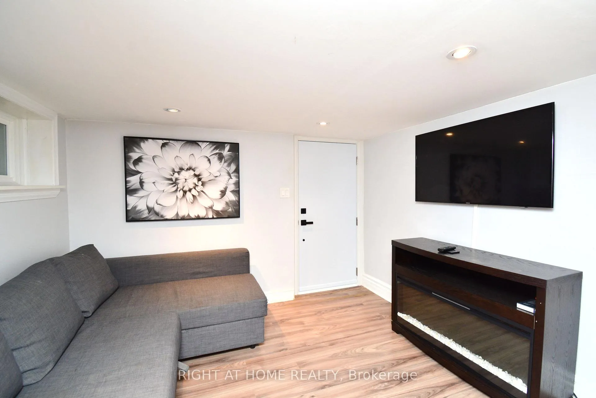 Photo 19 of 22 Landour Avenue, Toronto, Keelesdale-Eglinton West — HOMEH