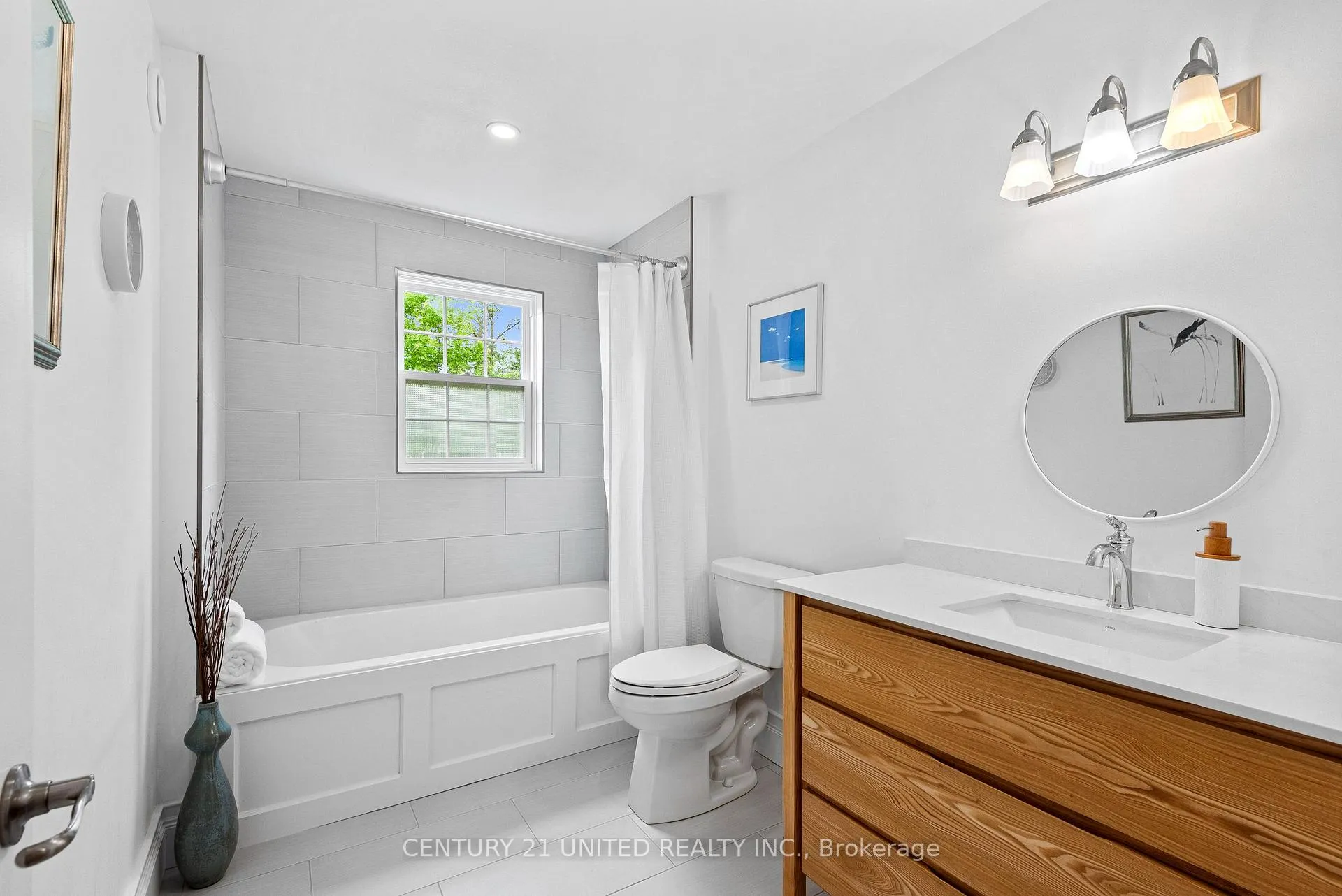 Photo 39 of 187 Kildeer Lane, Selwyn — HOMEH