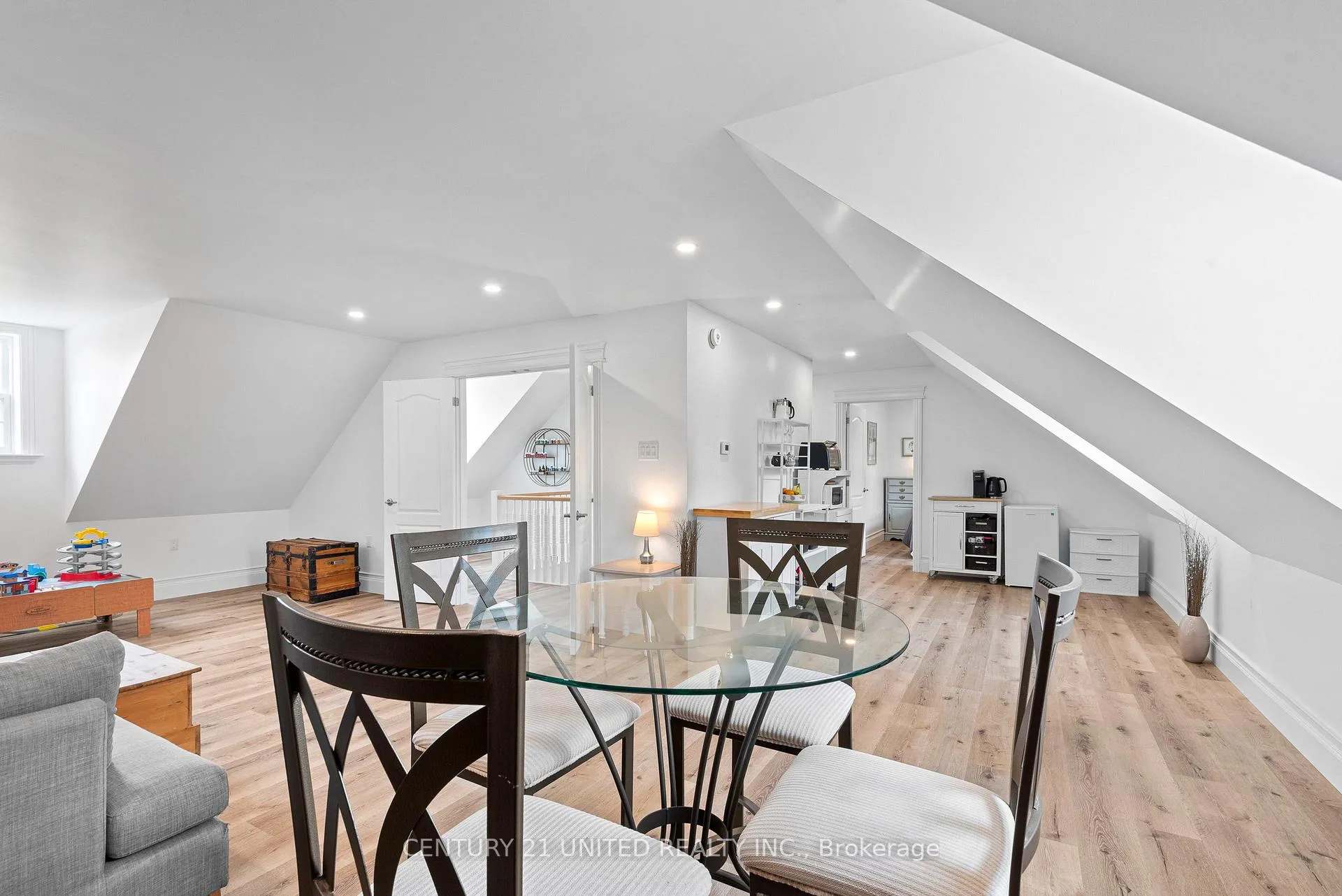 Photo 40 of 187 Kildeer Lane, Selwyn — HOMEH