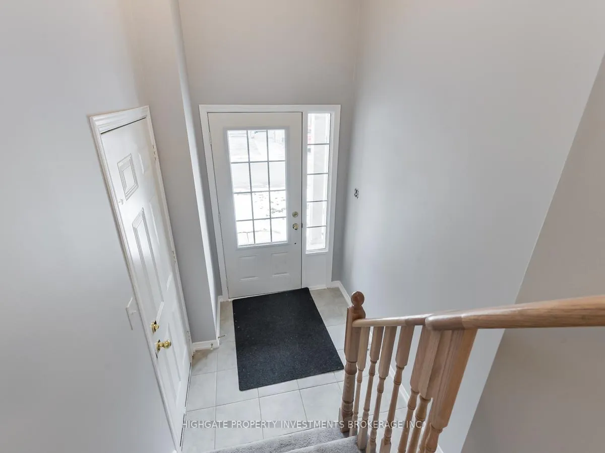 Photo 3 of 27 Mortlock Street, Ajax, Central East — HOMEH