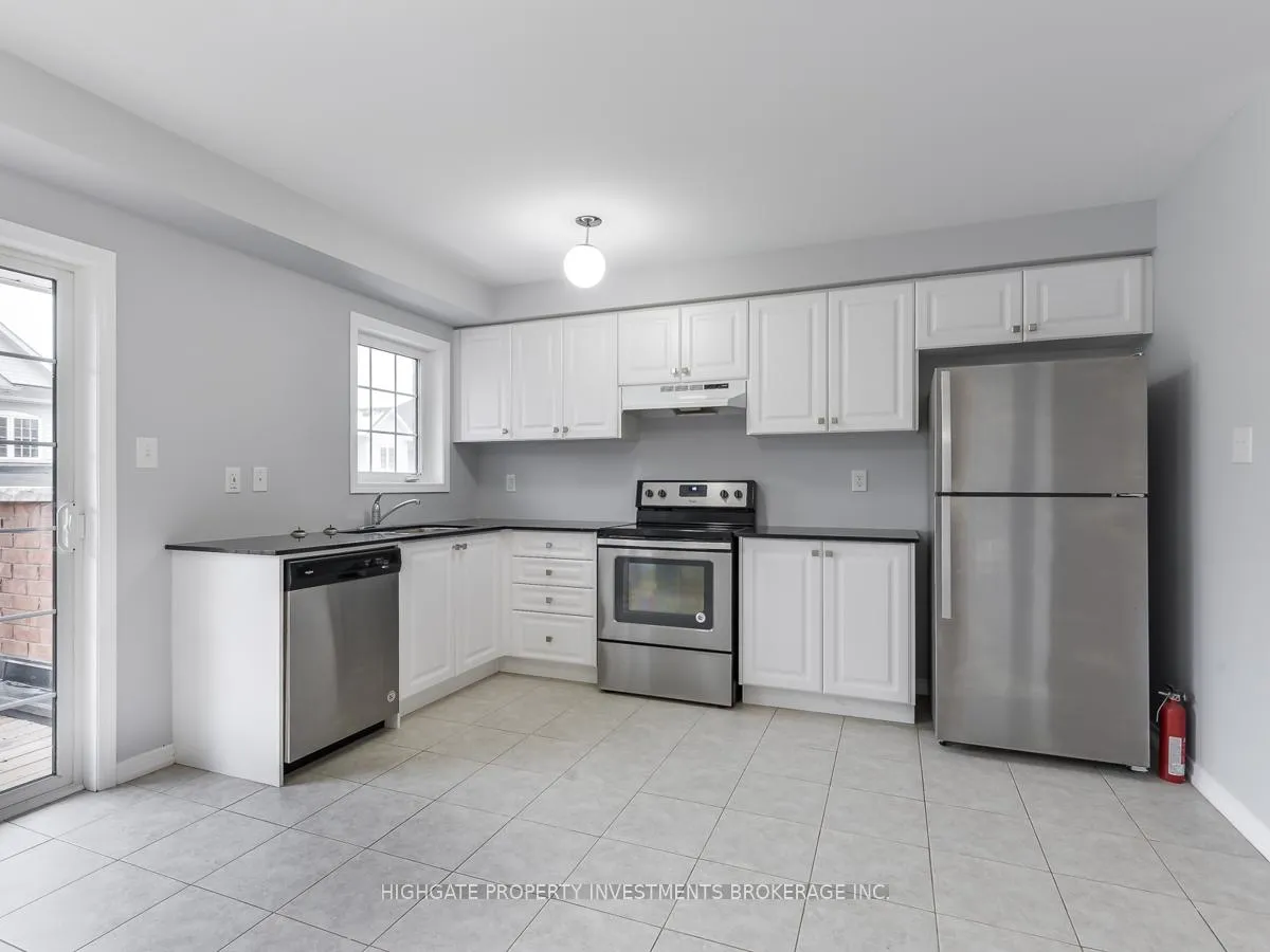 Photo 9 of 27 Mortlock Street, Ajax, Central East — HOMEH