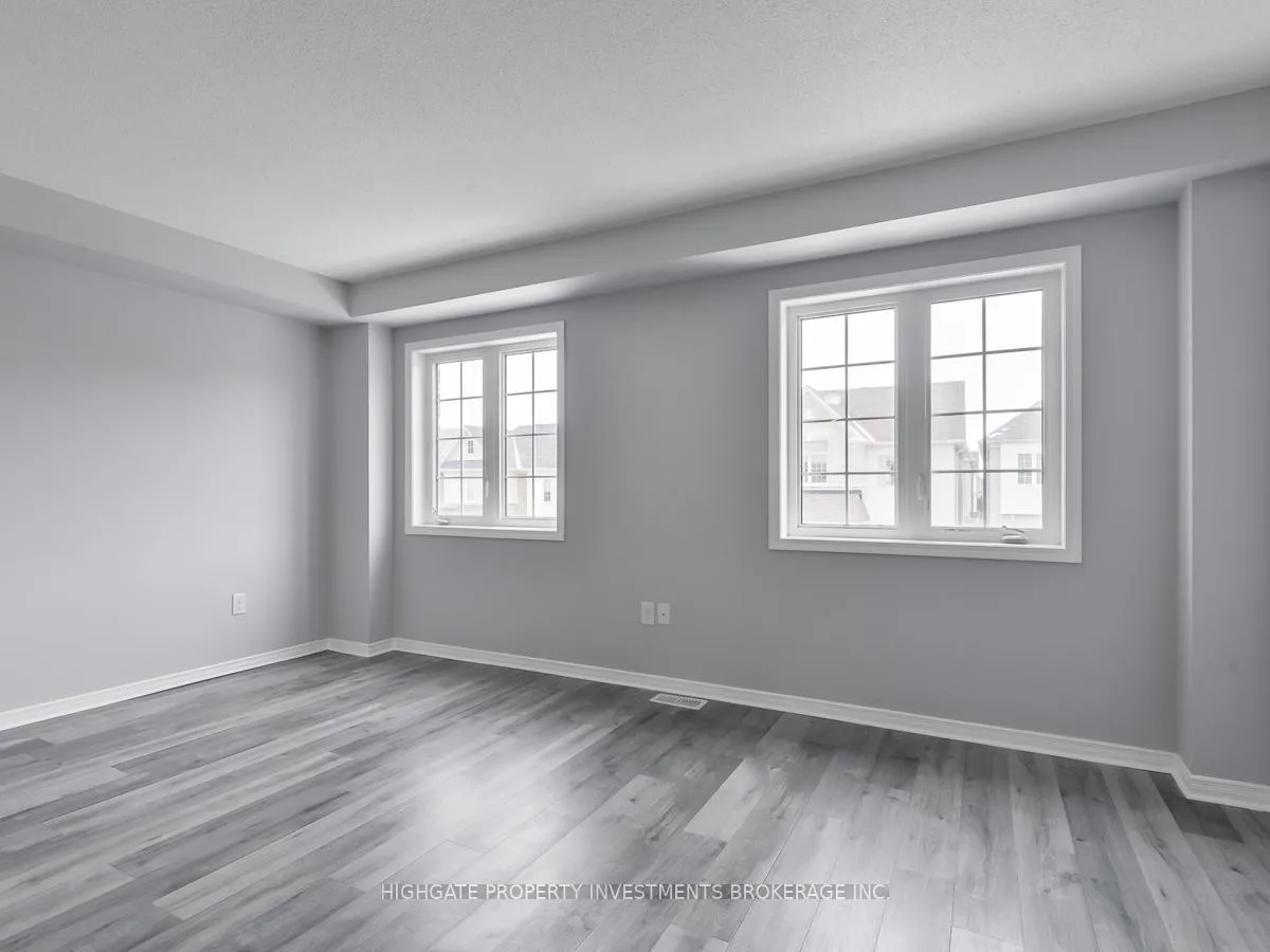 Photo 15 of 27 Mortlock Street, Ajax, Central East — HOMEH