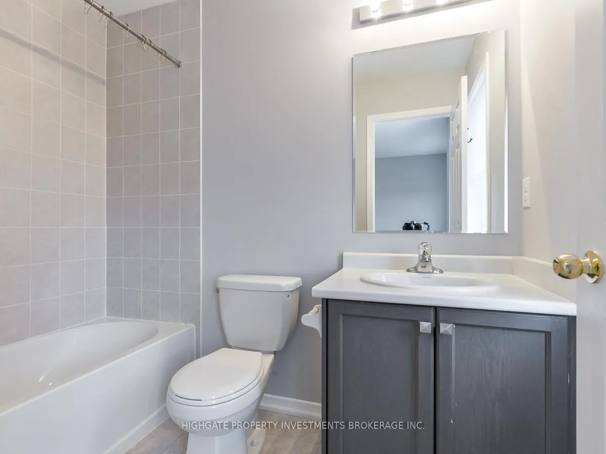 Photo 19 of 27 Mortlock Street, Ajax, Central East — HOMEH