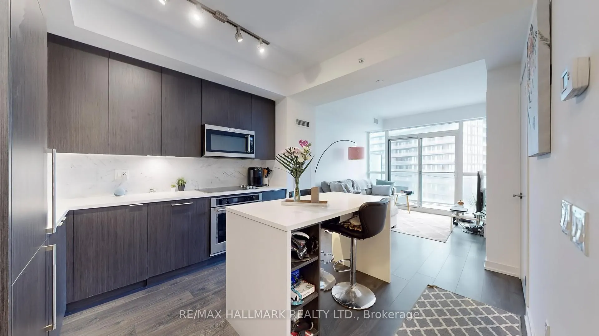 Photo 6 of Unit 1808, 38 Iannuzzi Street, Toronto, Niagara — HOMEH