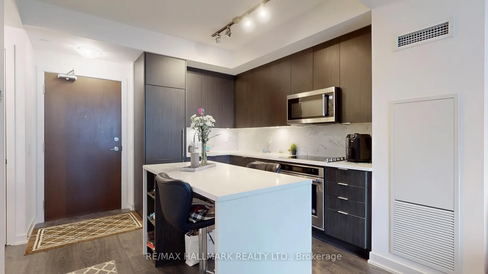Photo 7 of Unit 1808, 38 Iannuzzi Street, Toronto, Niagara — HOMEH