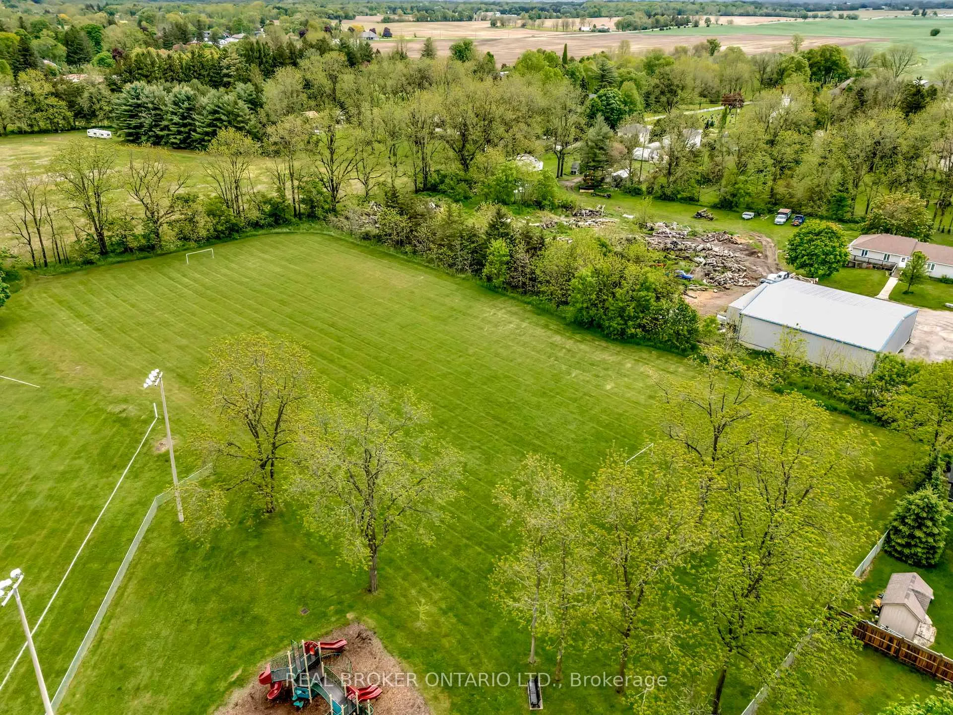 Photo 10 of Unit B, 729 Mount Pleasant Road, Brant, Brantford Twp — HOMEH
