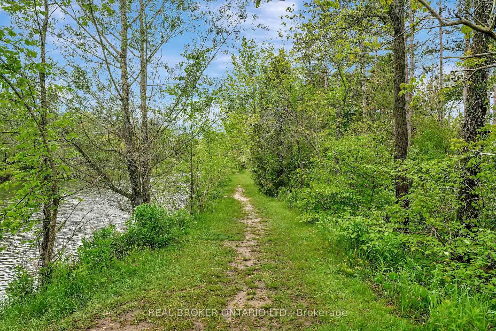 Photo 14 of Unit B, 729 Mount Pleasant Road, Brant, Brantford Twp — HOMEH