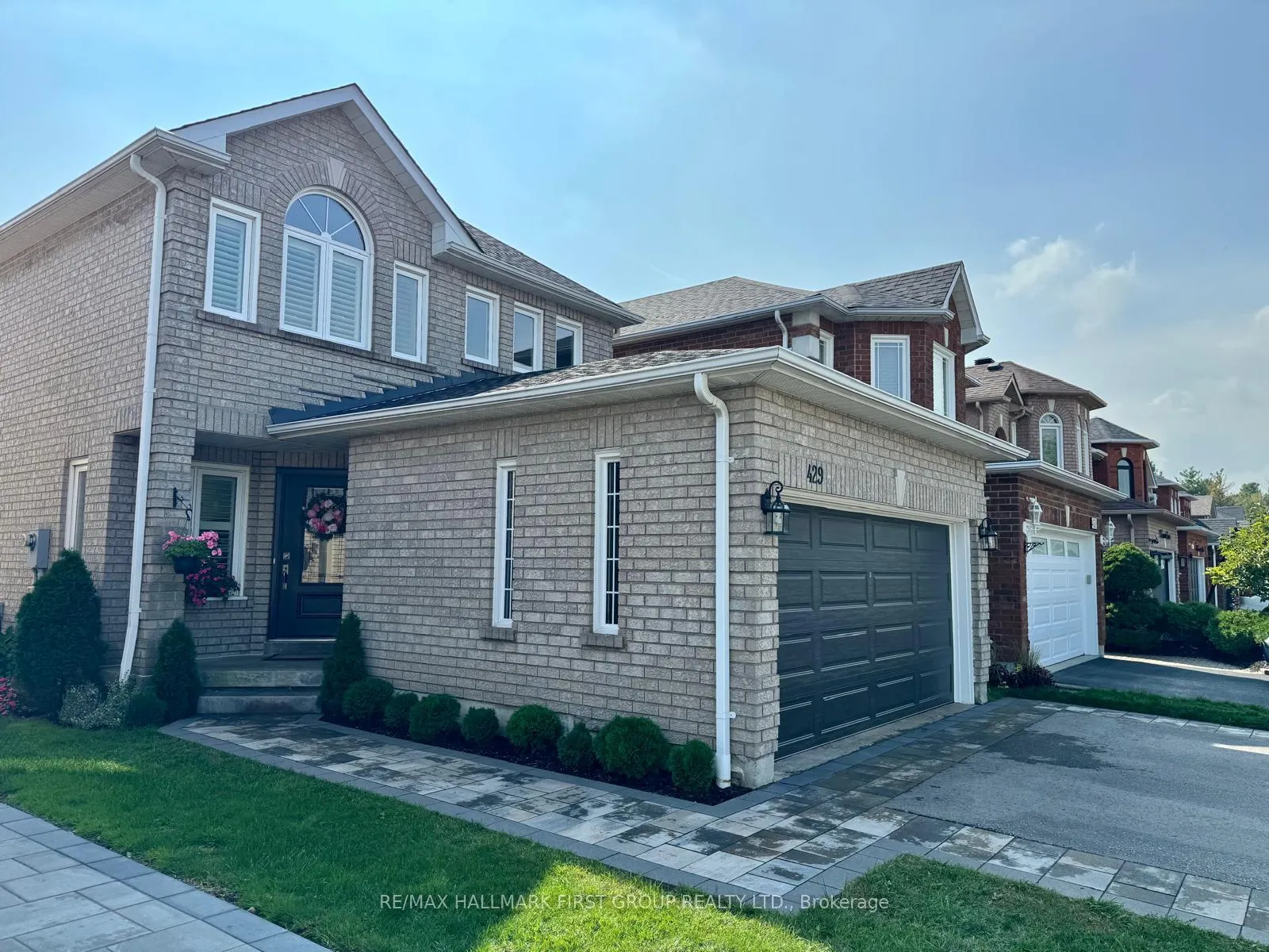 Photo 2 of 429 Summerpark Crescent, Pickering, Amberlea — HOMEH