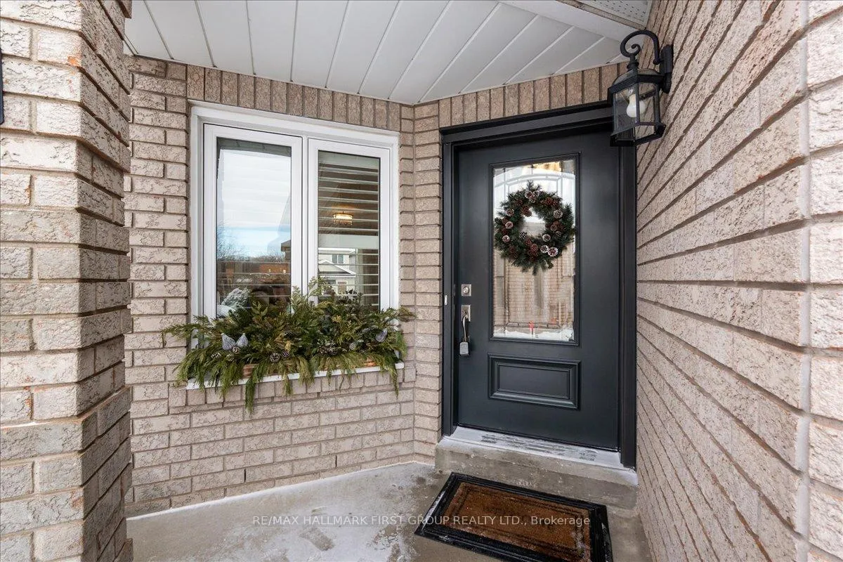 Photo 4 of 429 Summerpark Crescent, Pickering, Amberlea — HOMEH