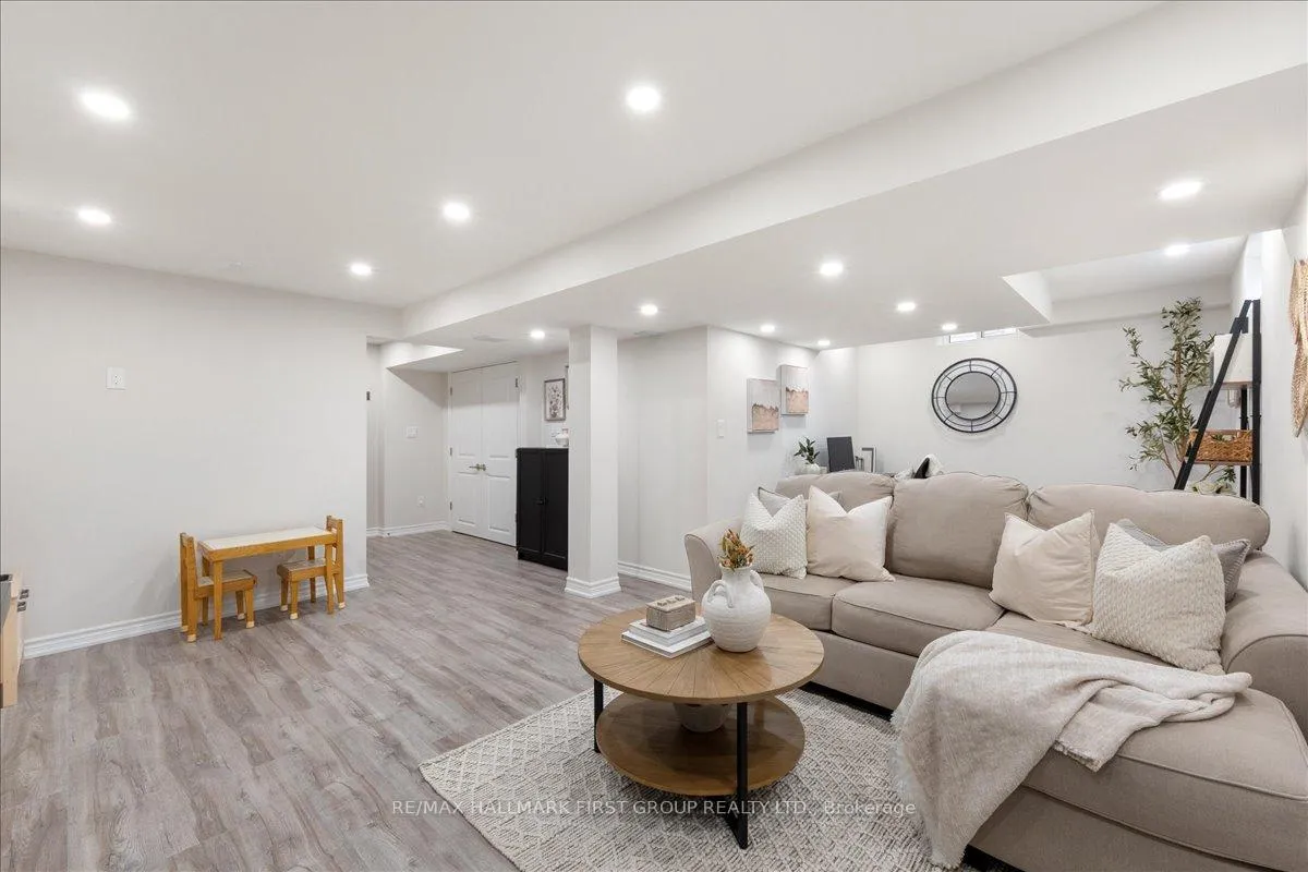 Photo 36 of 429 Summerpark Crescent, Pickering, Amberlea — HOMEH