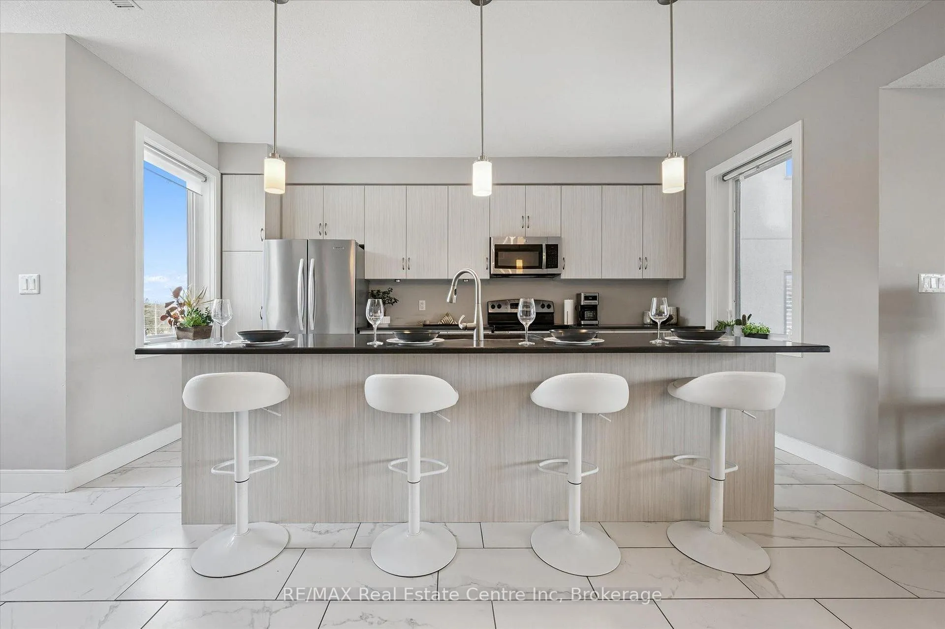 Photo 2 of Unit 7, 32 Arkell Road, Guelph, Kortright East — HOMEH