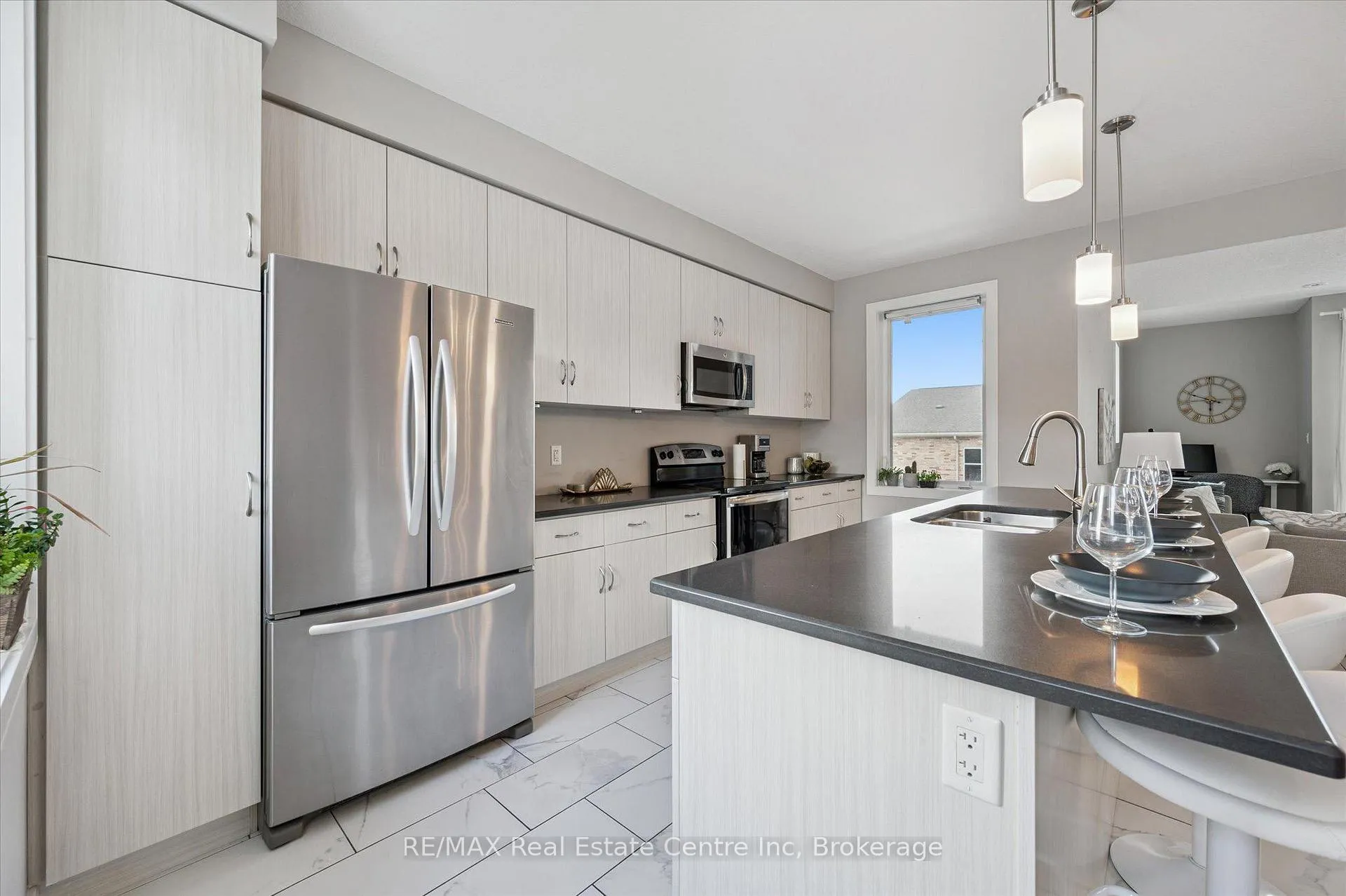 Photo 4 of Unit 7, 32 Arkell Road, Guelph, Kortright East — HOMEH