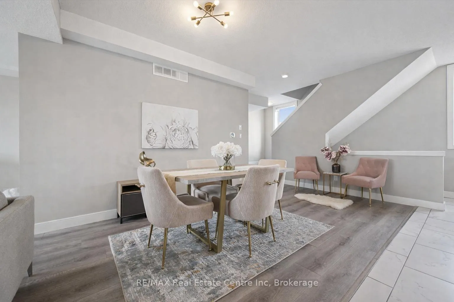 Photo 6 of Unit 7, 32 Arkell Road, Guelph, Kortright East — HOMEH