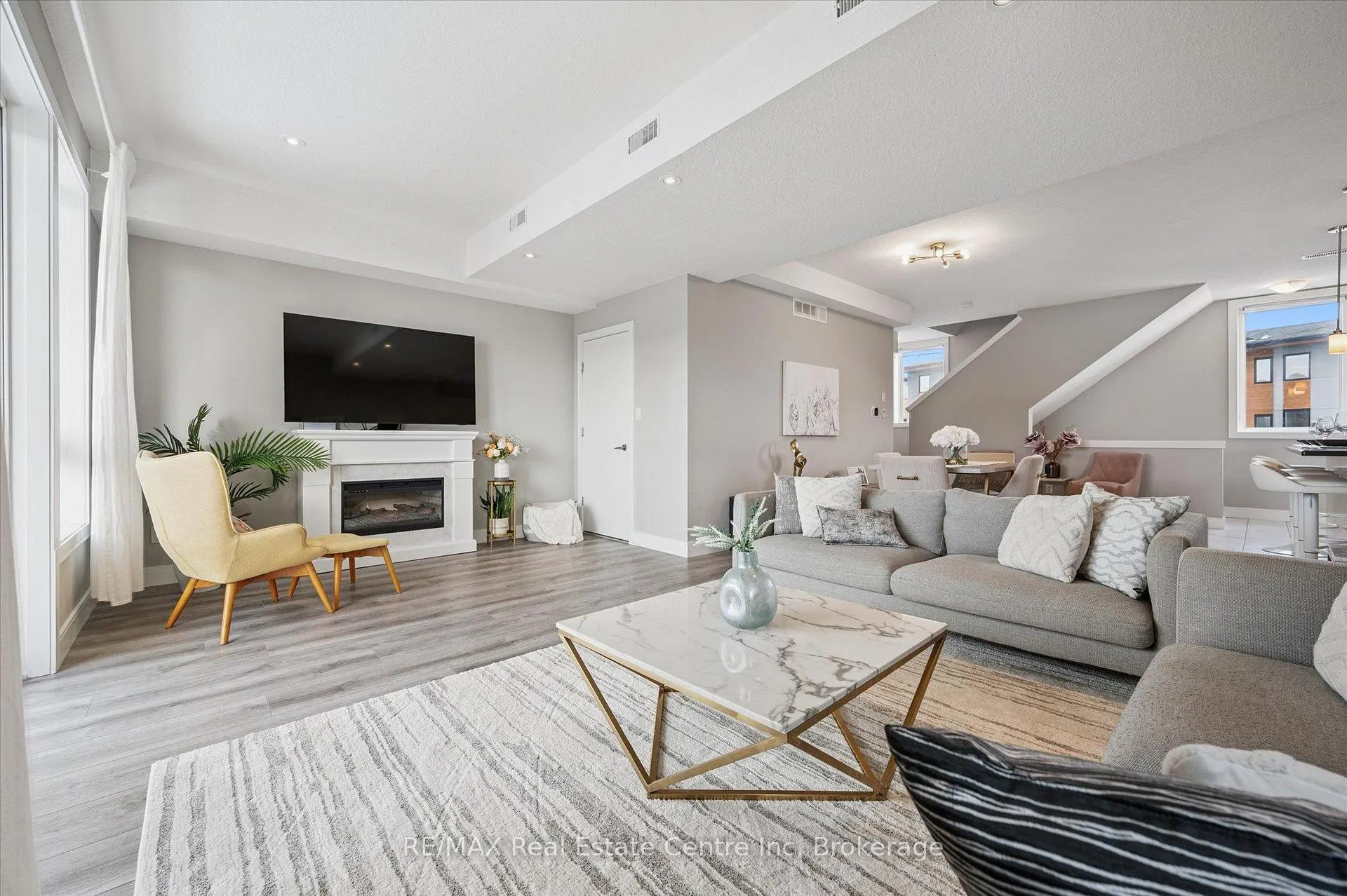 Photo 8 of Unit 7, 32 Arkell Road, Guelph, Kortright East — HOMEH