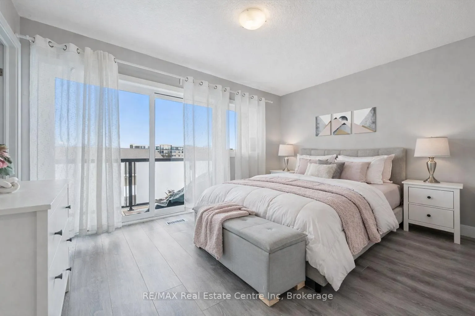 Photo 11 of Unit 7, 32 Arkell Road, Guelph, Kortright East — HOMEH