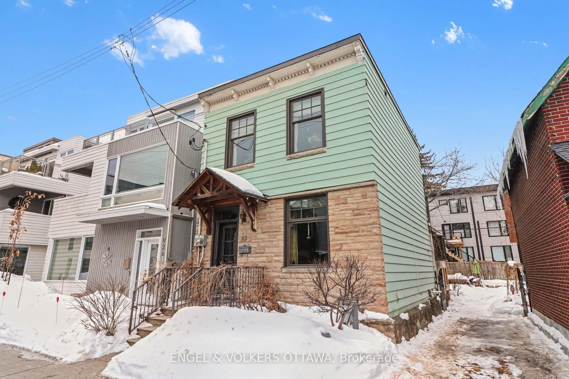 Front of 88 Pinhey Street