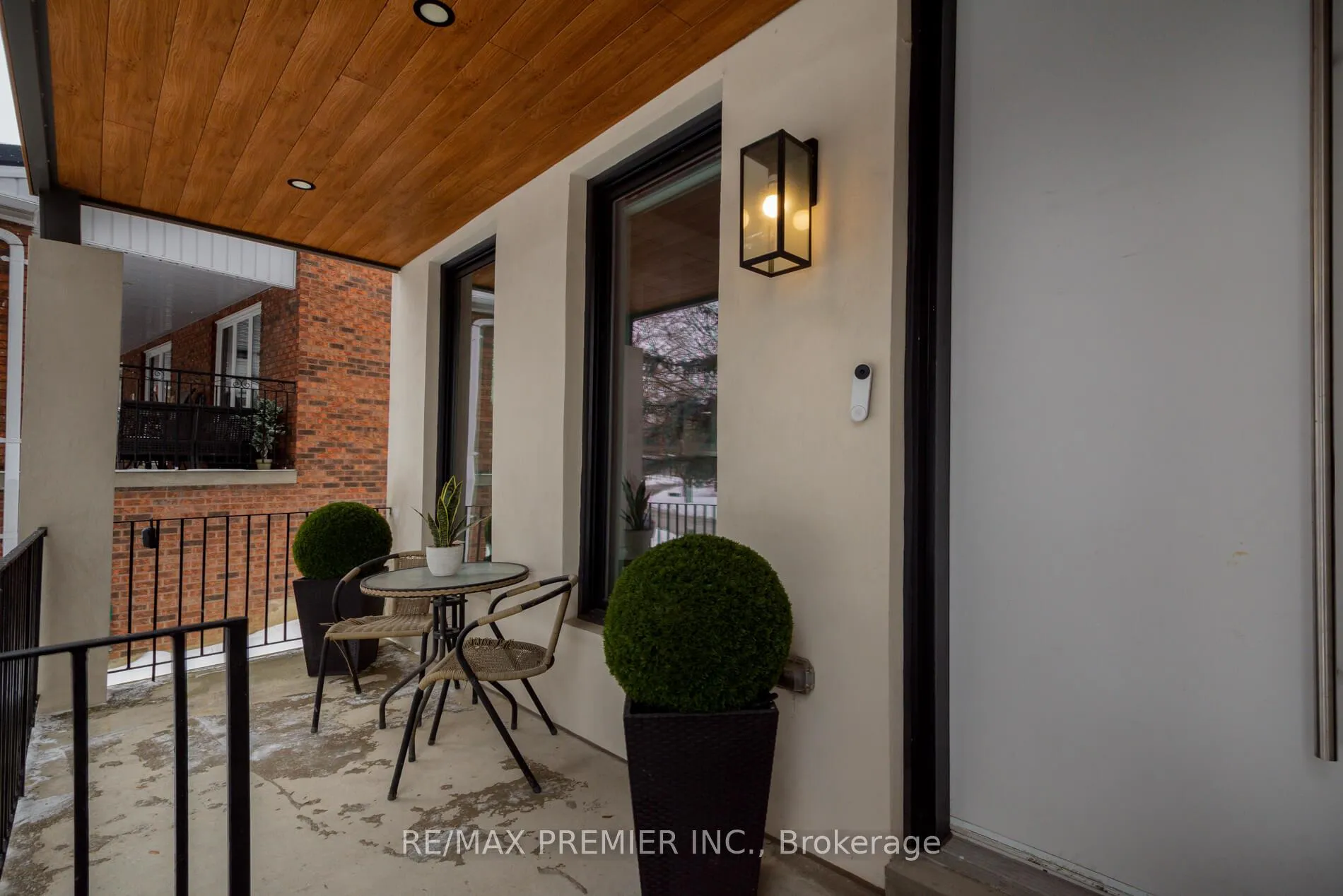 Photo 2 of 63 Pioneer Lane, Vaughan, East Woodbridge — HOMEH