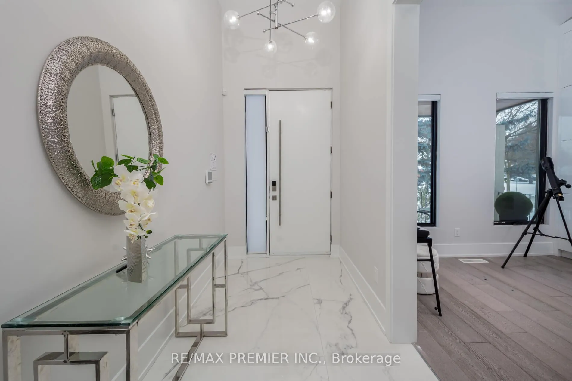 Photo 3 of 63 Pioneer Lane, Vaughan, East Woodbridge — HOMEH