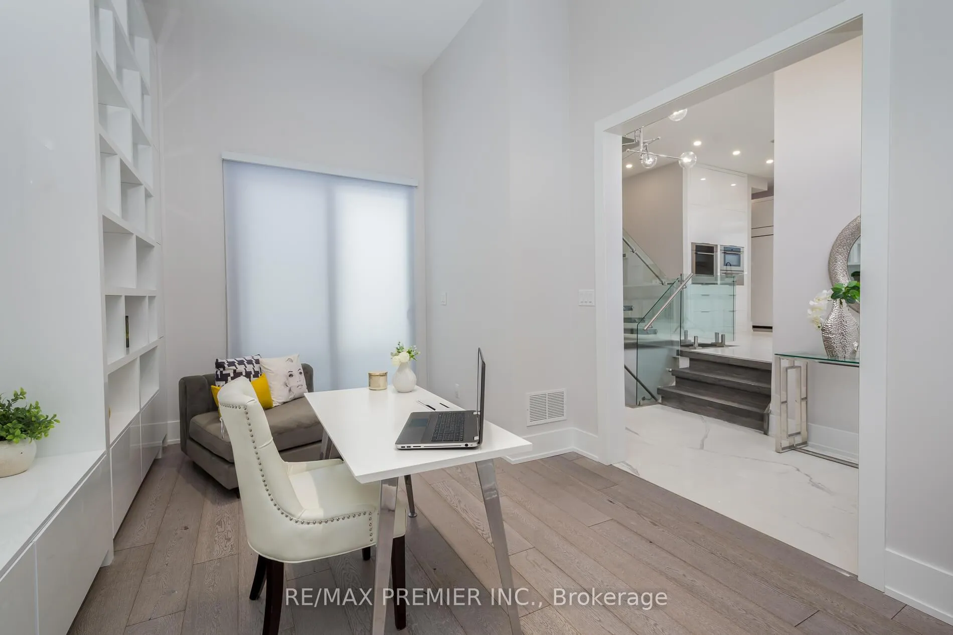 Photo 6 of 63 Pioneer Lane, Vaughan, East Woodbridge — HOMEH