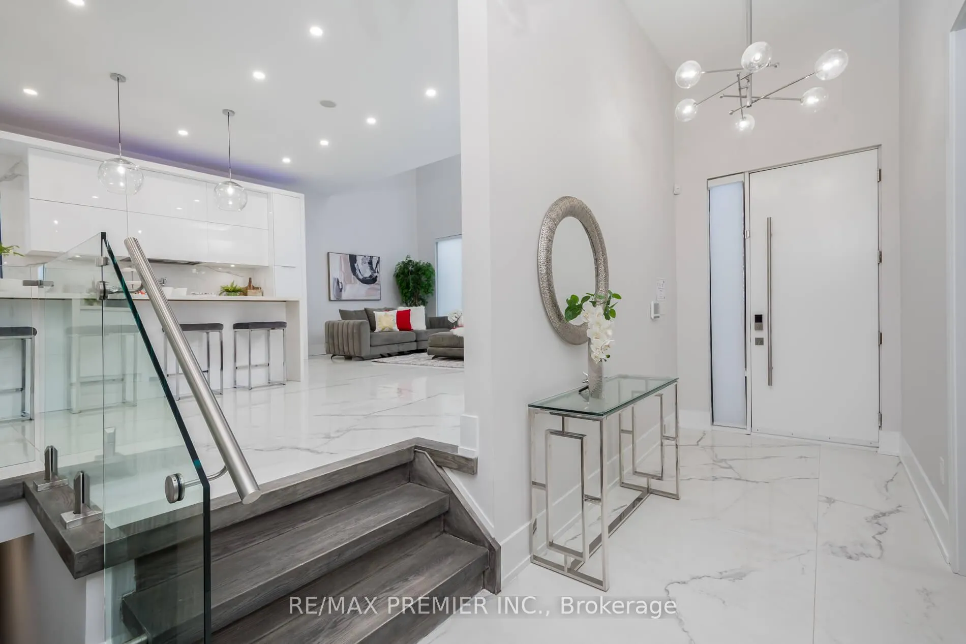 Photo 7 of 63 Pioneer Lane, Vaughan, East Woodbridge — HOMEH