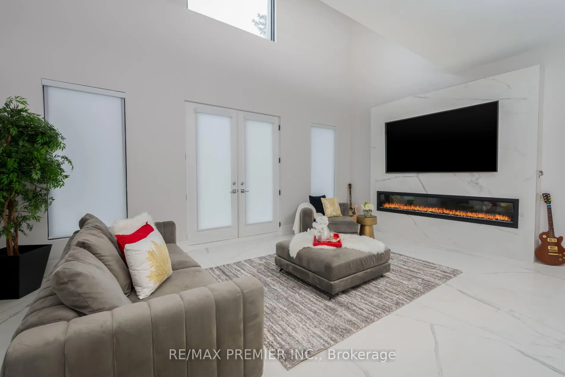 Photo 11 of 63 Pioneer Lane, Vaughan, East Woodbridge — HOMEH