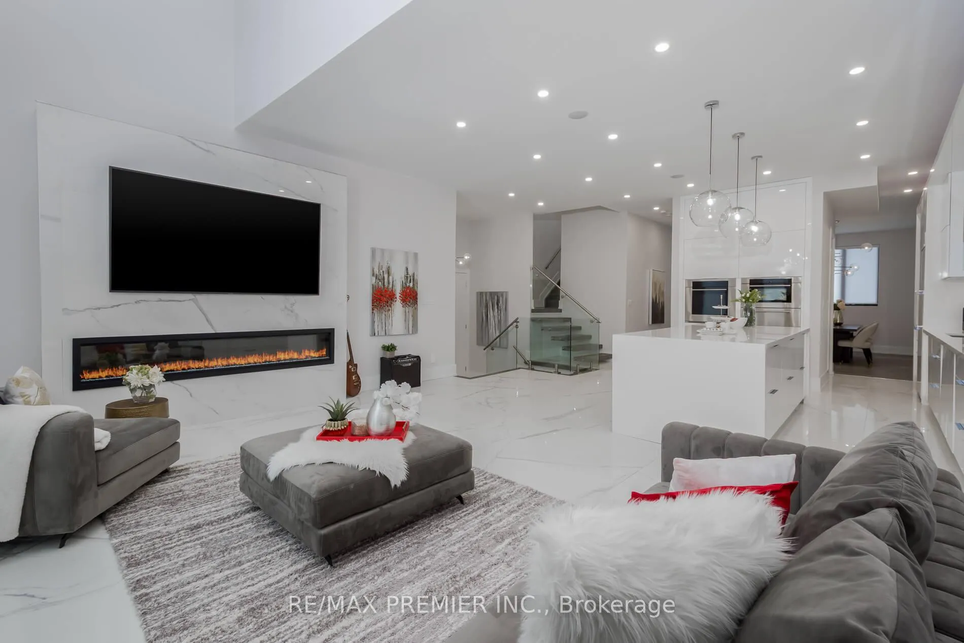 Photo 12 of 63 Pioneer Lane, Vaughan, East Woodbridge — HOMEH