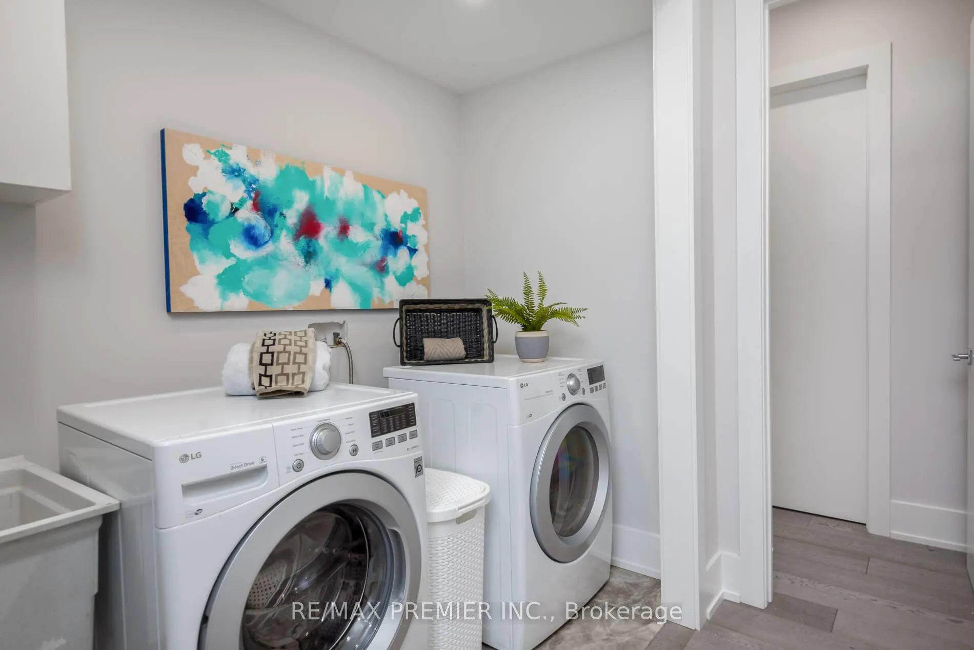 Photo 38 of 63 Pioneer Lane, Vaughan, East Woodbridge — HOMEH