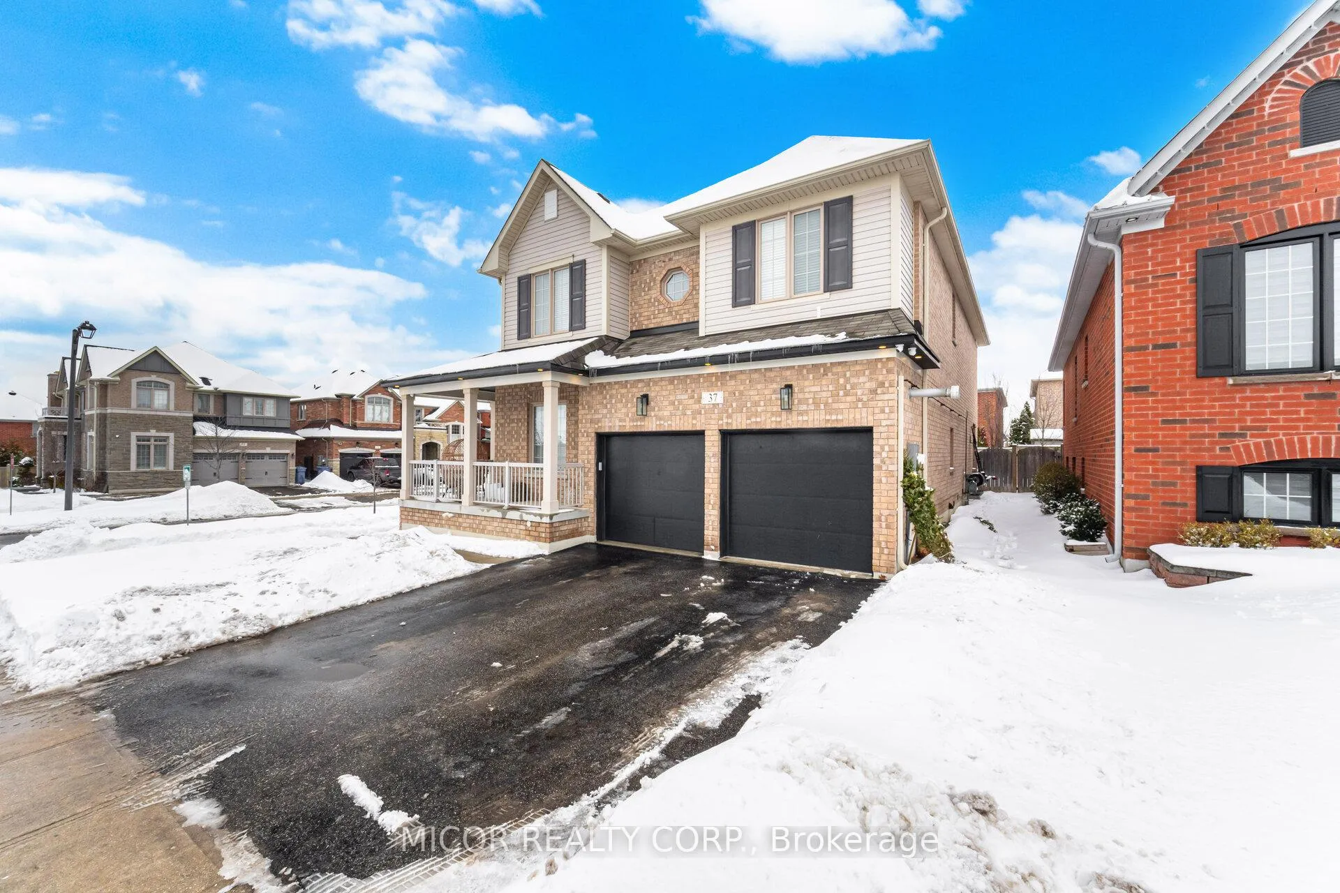 Photo 2 of 37 Ben Boy Avenue, King, Schomberg — HOMEH