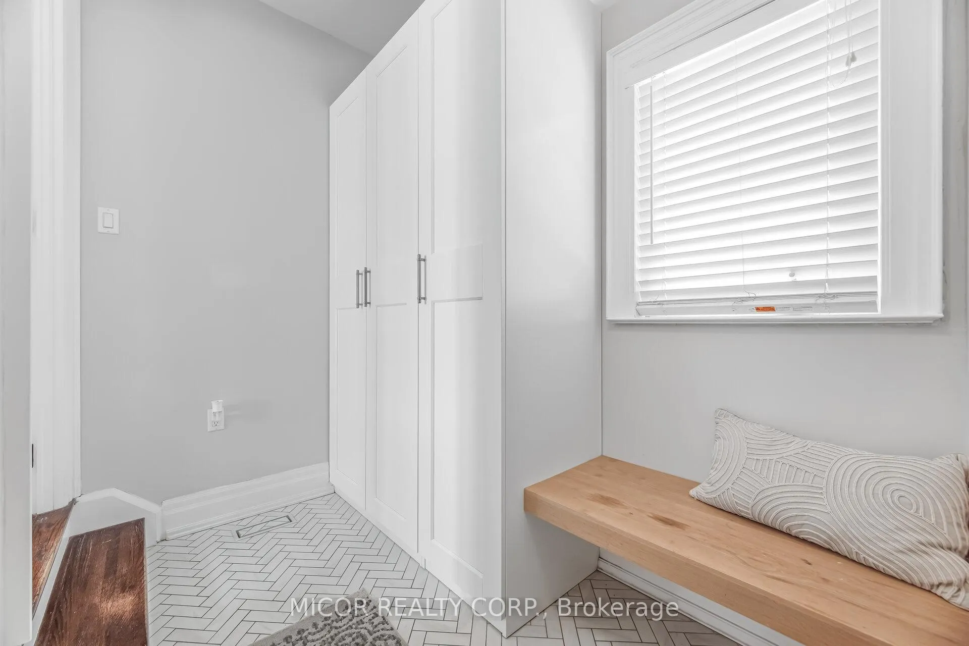 Photo 19 of 37 Ben Boy Avenue, King, Schomberg — HOMEH