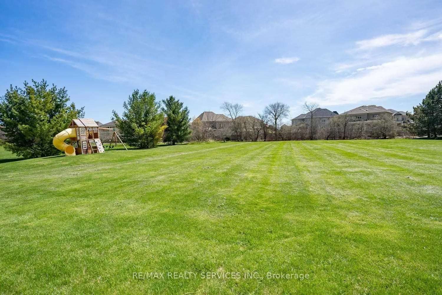 Photo 6 of 331 Greenbrooke Drive, Vaughan, Vellore Village — HOMEH