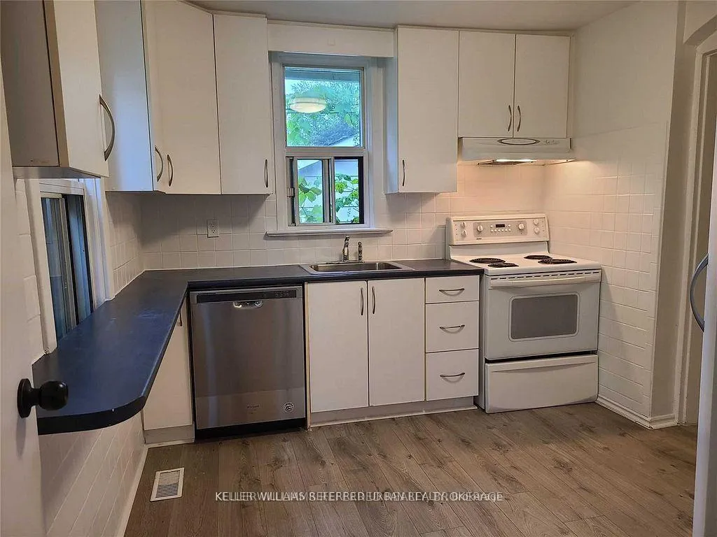 Photo 4 of 109 Springdale Boulevard, Toronto, Danforth Village-East York — HOMEH